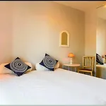 Seasintra - Your Exclusive Retreat With Unrivalled Privacy And Oceanic Vistas Villa